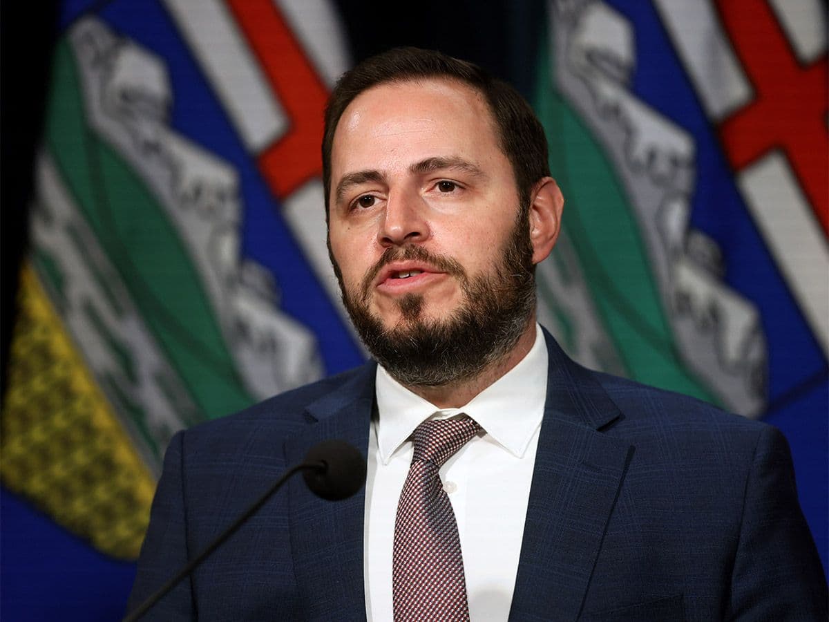 Education system not seen as strong by Albertans, most oppose public funding of private schools: poll - Featured Image