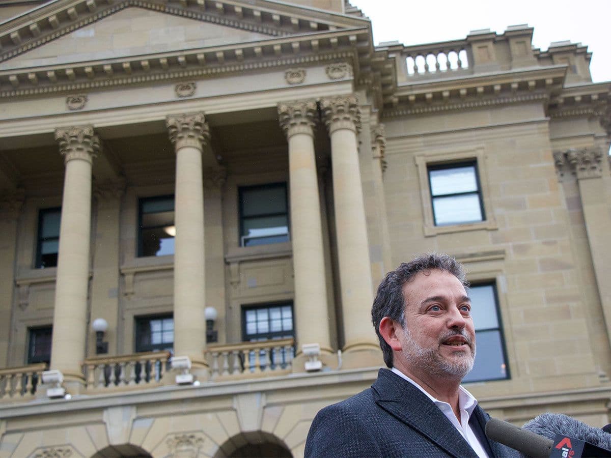 Lethbridge firefighters union withdraws from Alberta Federation of Labour, calls on president to resign - Featured Image