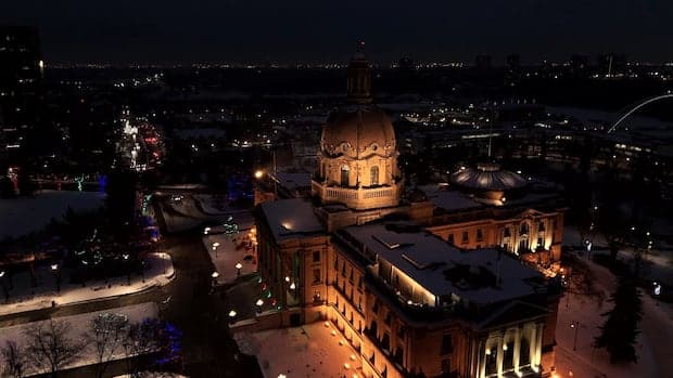 Thousands of Alberta government workers return to office Monday | CBC News - Featured Image