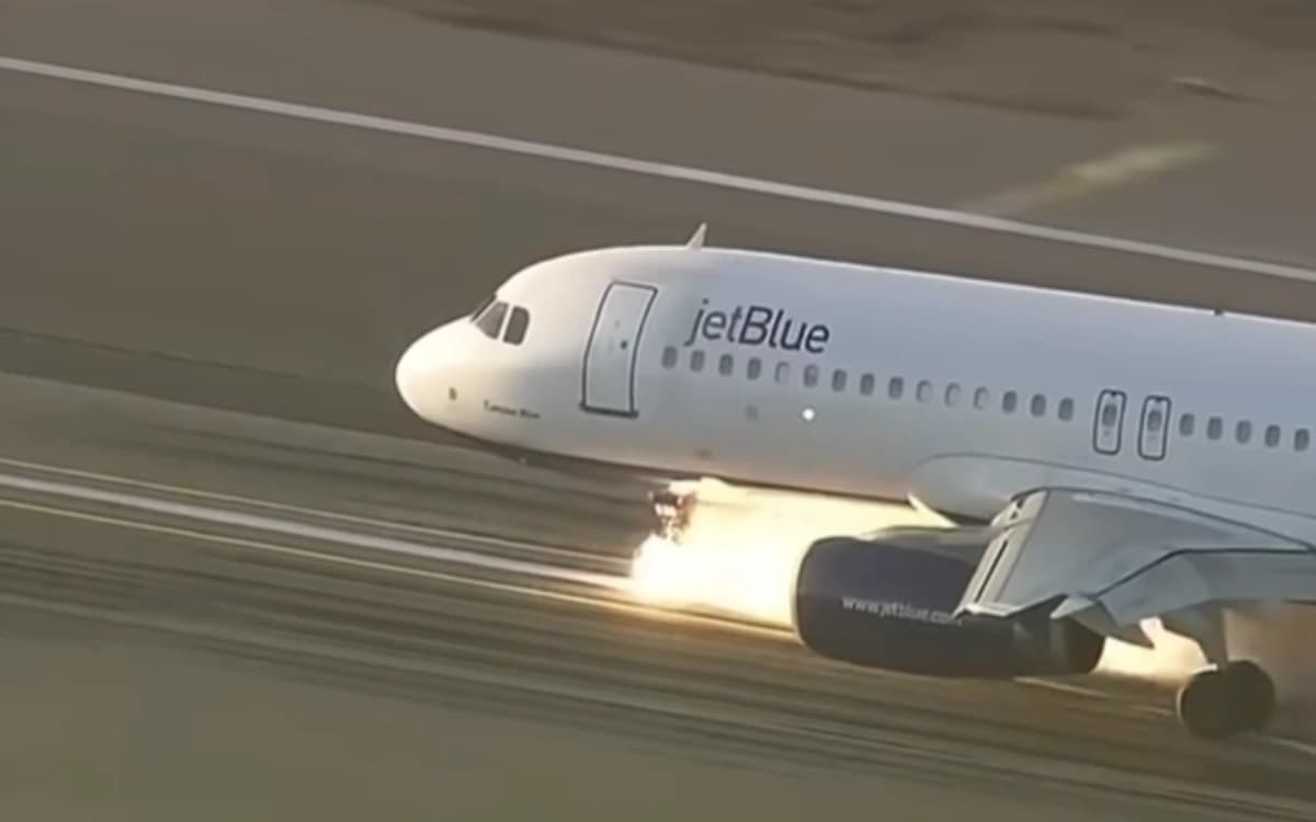 Pilot pulled off extraordinary safe landing at LAX after plane's nose gear failed and the state of it after is something to behold - Featured Image