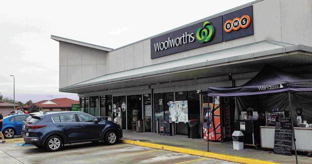 Community fights for shops after Woolies confirms supermarket closure | Region Canberra - Featured Image