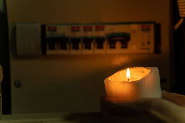 Por hasta 7 horas: anuncian corte de luz en seis comunas de Santiago para este jueves 15 de enero | ADN Radio - Featured Image