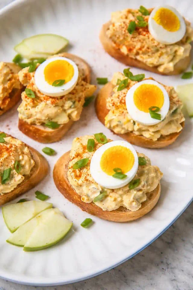 Omas Eiersalat DDR Rezept mit Mayonnaise und Schnittlauch - Featured Image