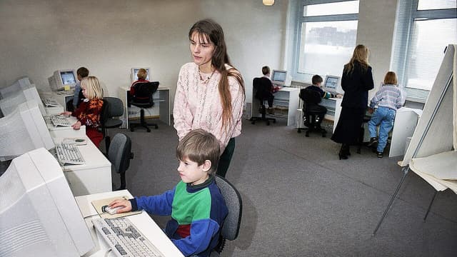 Why Singapore & Estonia's EdTech Works, but America's Doesn't? - Featured Image