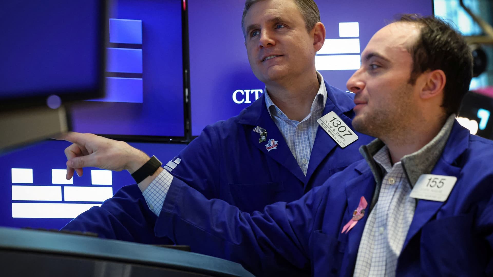 Hedge funds made $24 billion shorting software stocks so far in 2026 — and they are increasing the bet - Featured Image