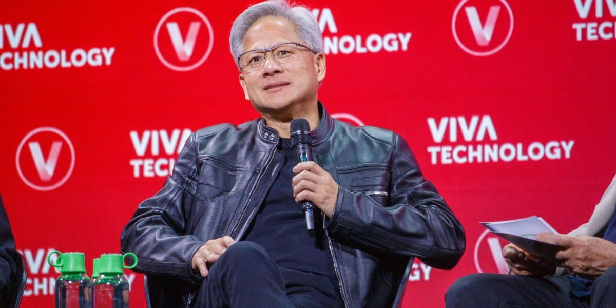 When AI’s ‘inevitable slowdown’ comes it could tank the S&P 500 by up to 20%, Goldman Sachs says - Featured Image