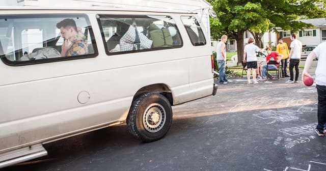 Irresponsible Musicians Leave Bassist in Hot Van - Featured Image