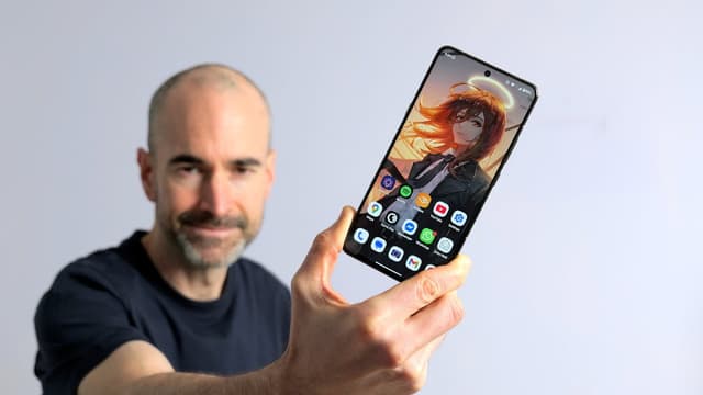 The 'Luxury' Smartphone | Motorola Signature Review - Featured Image