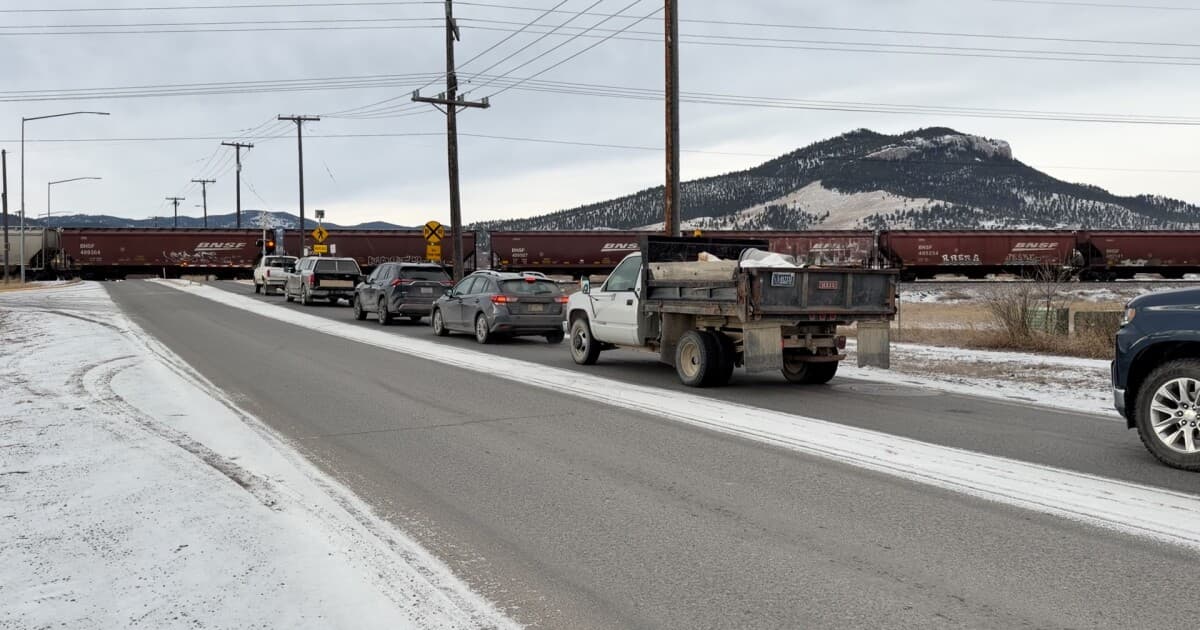 New Helena TrainTracker shows when crossings are blocked - Featured Image