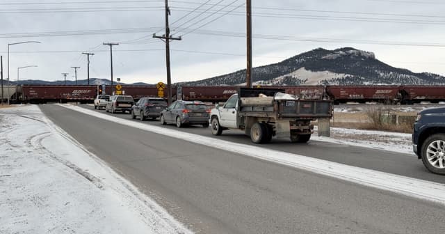 New Helena TrainTracker shows when crossings are blocked - Featured Image