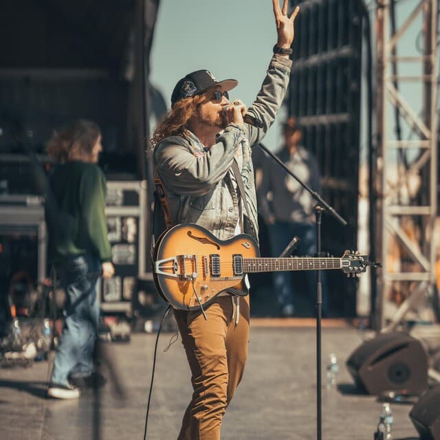 Controversial artist sees West Kelowna concert cancelled - Featured Image