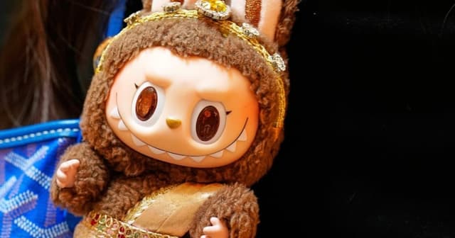 Toy makers rush into ‘blind box’ trend for holidays following Labubu craze - Featured Image