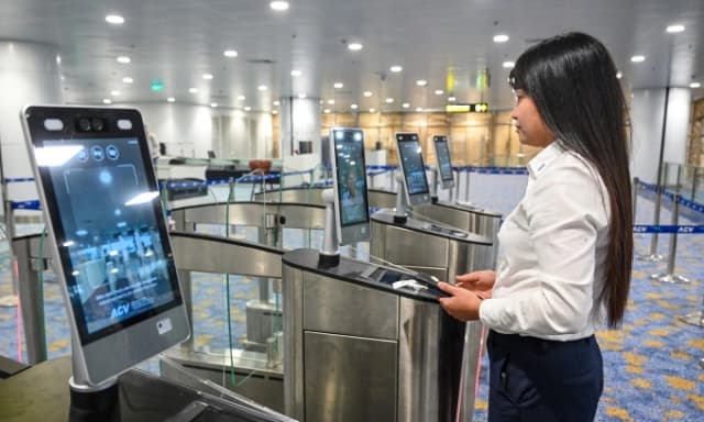 Vietnam can bar people from leaving the country over tax issues. Here's what to know - VnExpress International - Featured Image