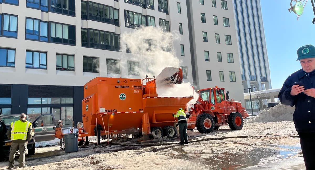 Melting pots: NYC sanitation races to get snow into giant hot tubs, thaw the city - Gothamist - Featured Image