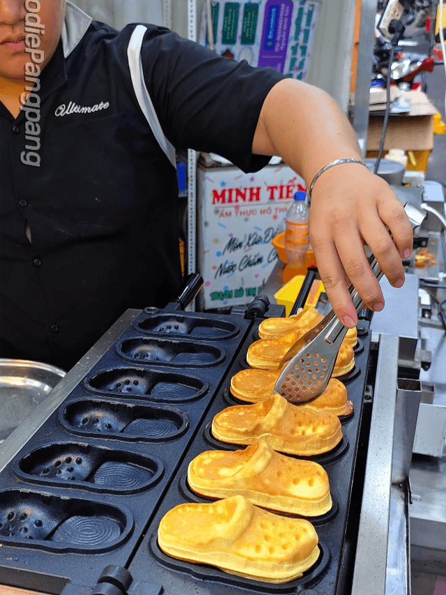 Hottest!! Crocs Shoes Shaped Bread #tiktokfood #fyp #HoChiMinh #Crocs #CrocsBread #Dessert #StreetFood - Featured Image