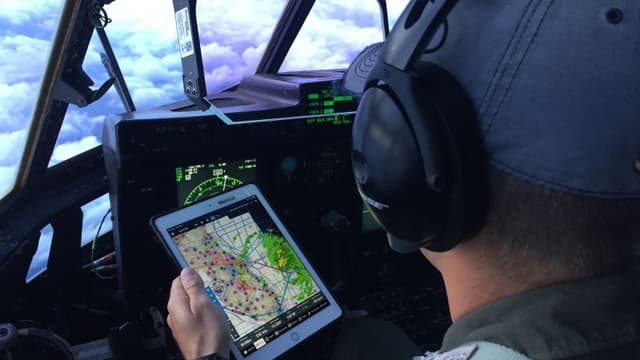 Here’s why hurricane hunters fly their planes in weird patterns into storms - Featured Image