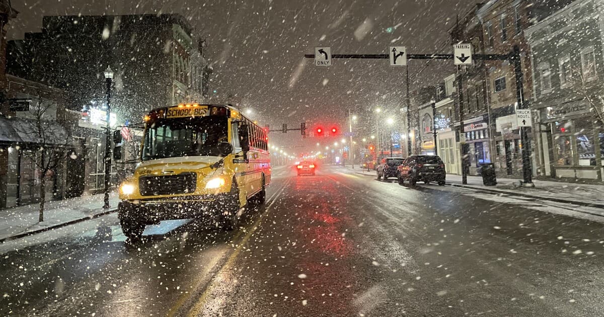 Will Pittsburgh see a huge snowfall this weekend or a light dusting? You’ll have to wait to find out - Featured Image