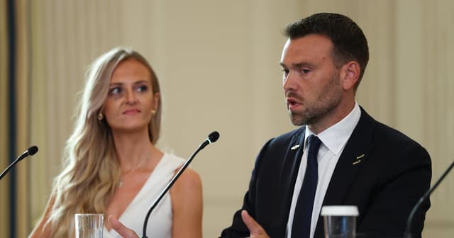 Pizzagate Guy Compares Trump Fighting Antifa to Rise of Hitler - Featured Image