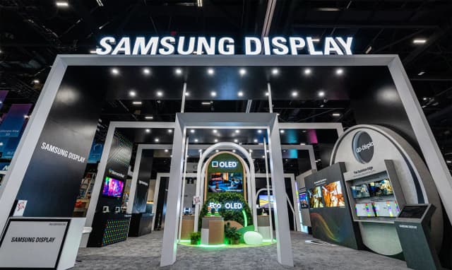 Samsung to Begin Next-Gen (Gen 8) Display Production This year - SammyGuru - Featured Image