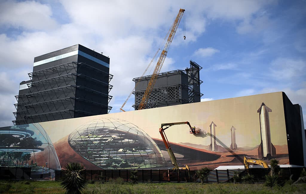 Why would Elon Musk pivot from Mars to the Moon all of a sudden? - Ars Technica - Featured Image