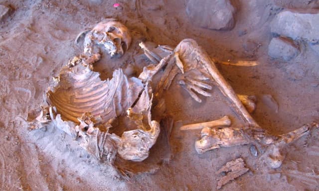 Two 7,000-year-old mummified women discovered with strange DNA profiles - Featured Image