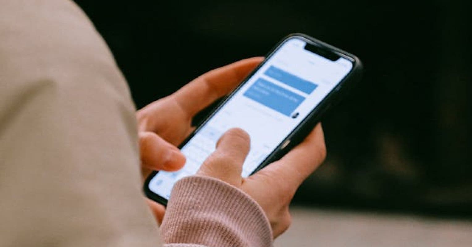 How Long Should You Wait to Text After a Date? | Psychology Today Australia - Featured Image