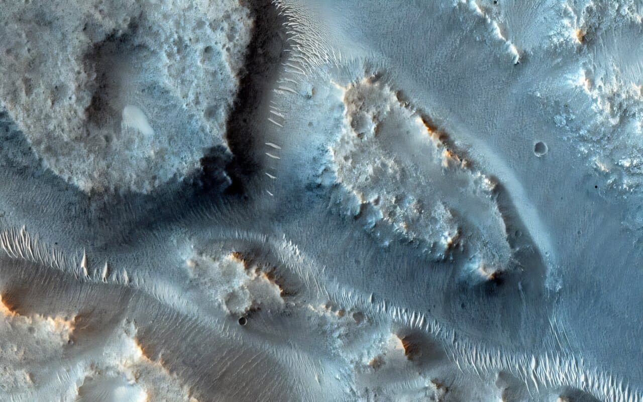 Scientists map Mars' large river drainage systems for first time - Featured Image