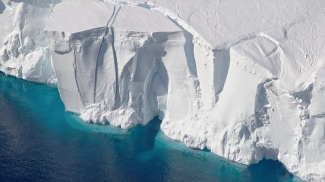 Hundreds of Earthquakes Are Rocking One of Earth's Most Dangerous Glaciers - Featured Image