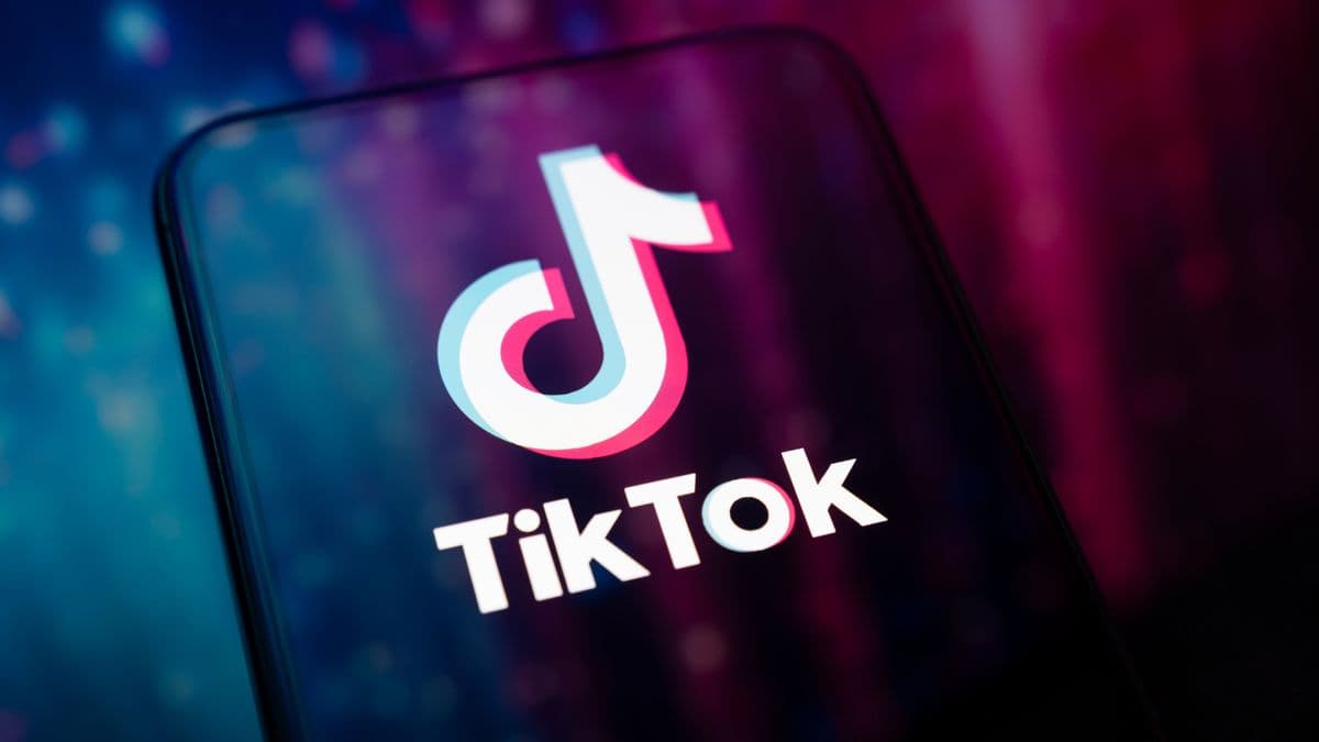 Does TikTok's new terms of service allow app to track sensitive info like immigration status? | Snopes.com - Featured Image