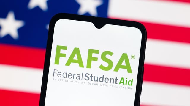 FAFSA has asked applicants what 'type' of white they are since 2024. Here's why | Snopes.com - Featured Image