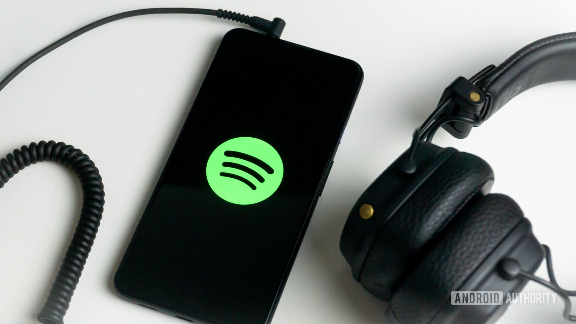 New Spotify update puts song lyrics exactly where you want them - Android Authority - Featured Image