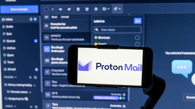 Encrypted Messaging Service Proton Mail Disabled 2 Journalists' Accounts - Featured Image