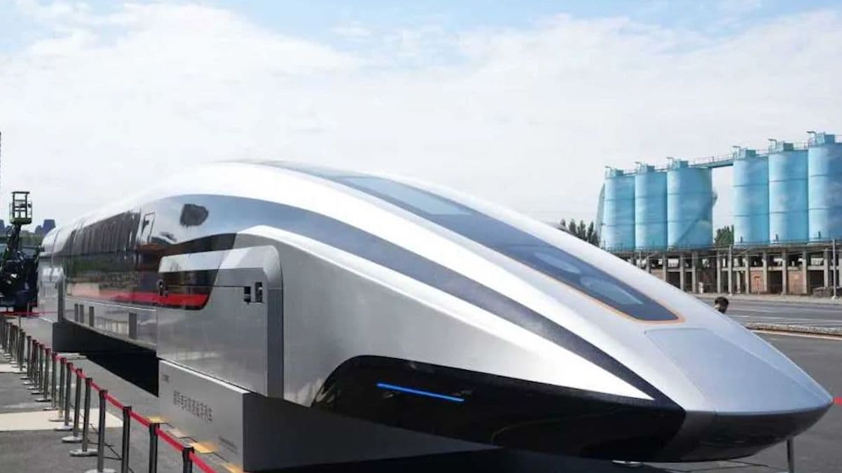 China's Astonishing Maglev Train Is Faster Than Most Planes - Featured Image