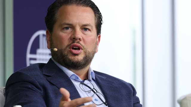 Pinterest CEO rebukes, fires 'obstructionist' employees who created tool to track layoffs - Featured Image