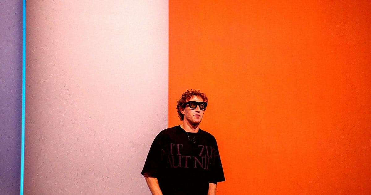 Zuckerberg Is So Loathed That He Needs to Pay People Huge Extra Sums to Work for Him - Featured Image