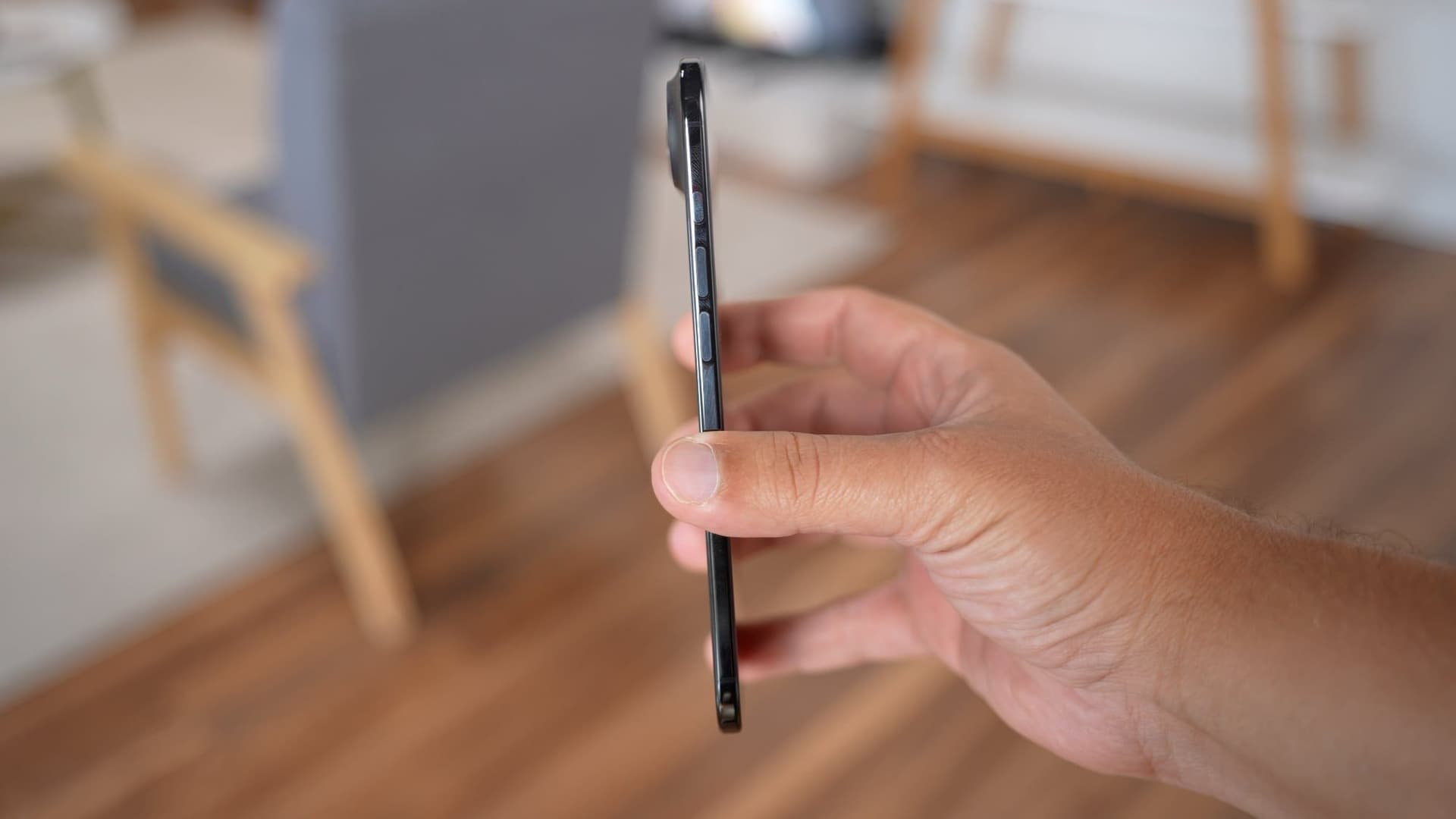 Apple Said to Cut iPhone Air Production Amid Underwhelming Sales - Featured Image