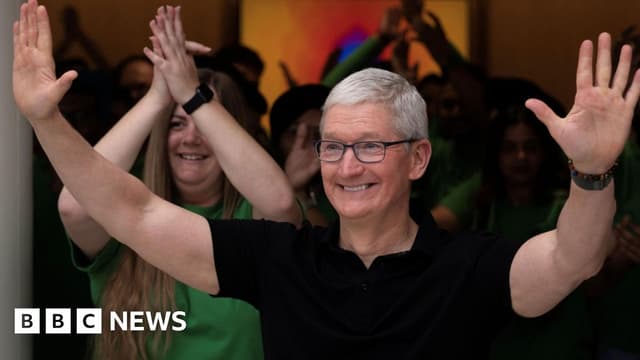 Apple warned by FTC over alleged lack of conservative news - Featured Image