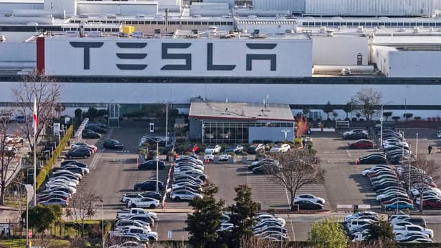Tesla sues California DMV to reverse ruling that company engaged in false advertising on FSD - Featured Image