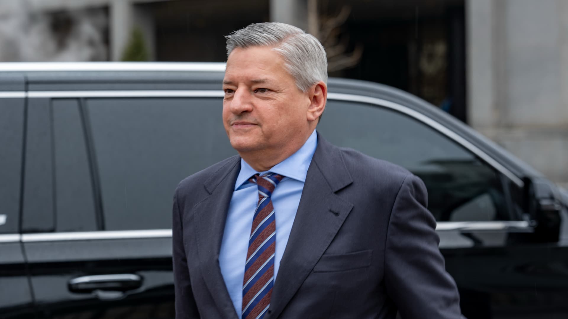 Netflix ditches deal for Warner Bros. Discovery after Paramount’s offer is deemed superior - Featured Image