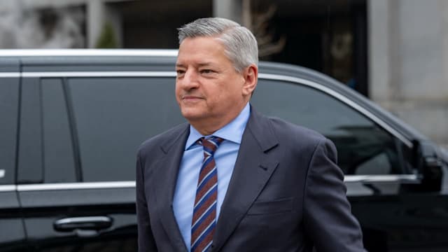 Netflix ditches deal for Warner Bros. Discovery after Paramount’s offer is deemed superior - Featured Image