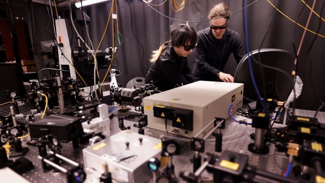 Breakthrough Optoexcitonic Switch Technology Promises Heat - Featured Image