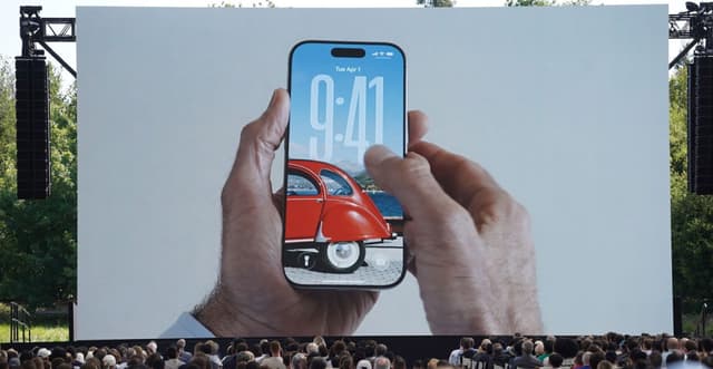 Apple releases public betas of its new software updates with Liquid Glass - Featured Image