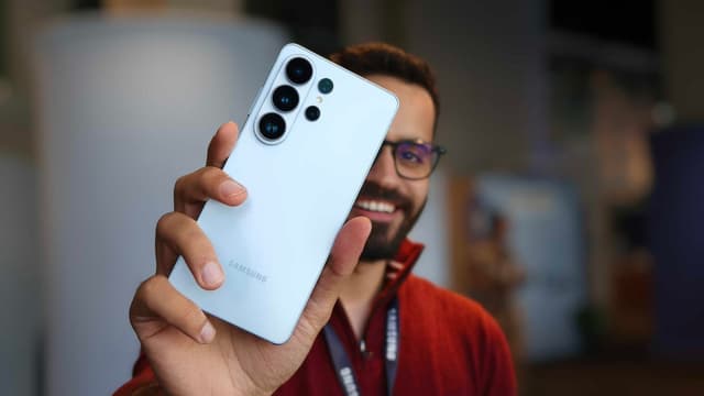 I tried the Samsung Galaxy S26 Ultra and need the Privacy Display feature on my iPhone ASAP | ZDNET - Featured Image