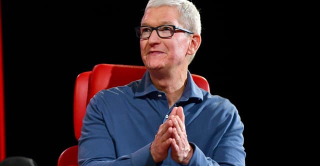 Jeffrey Epstein arranged a meeting with Tim Cook for the former head of Windows | The Verge - Featured Image