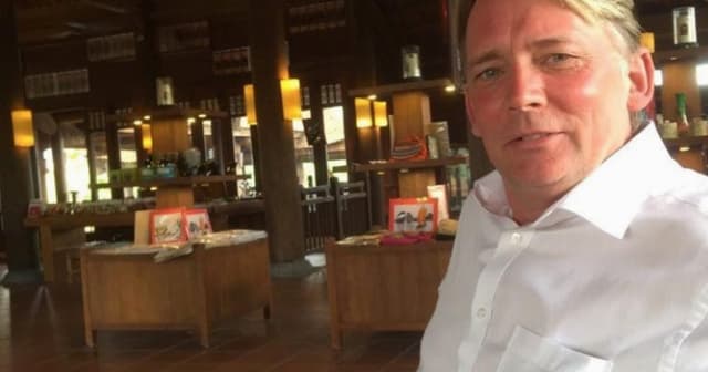 Hunt on for Ian Beale lookalikey who conned love sick grans out of £400,000 | News UK | Metro News - Featured Image