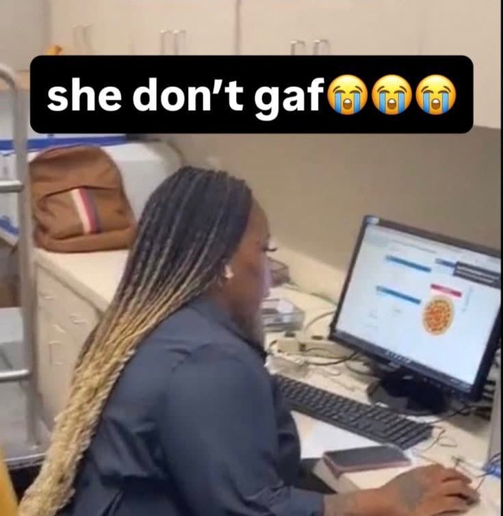 Student's Apple Notes in Class Draws Online Reactions