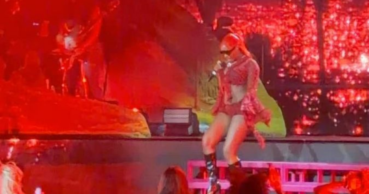 Zara Larsson brings out Sexyy Red at Los Angeles’ Greek Theatre · Digg