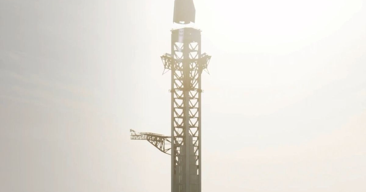 SpaceX reportedly aiming to catch both booster and ship on Flight 15 · Digg